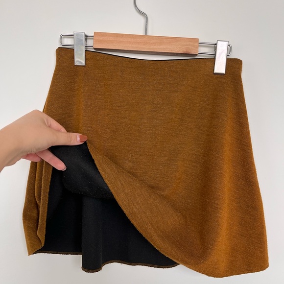 Beautiful fall skirt from Zara in great condition - Picture 2 of 3